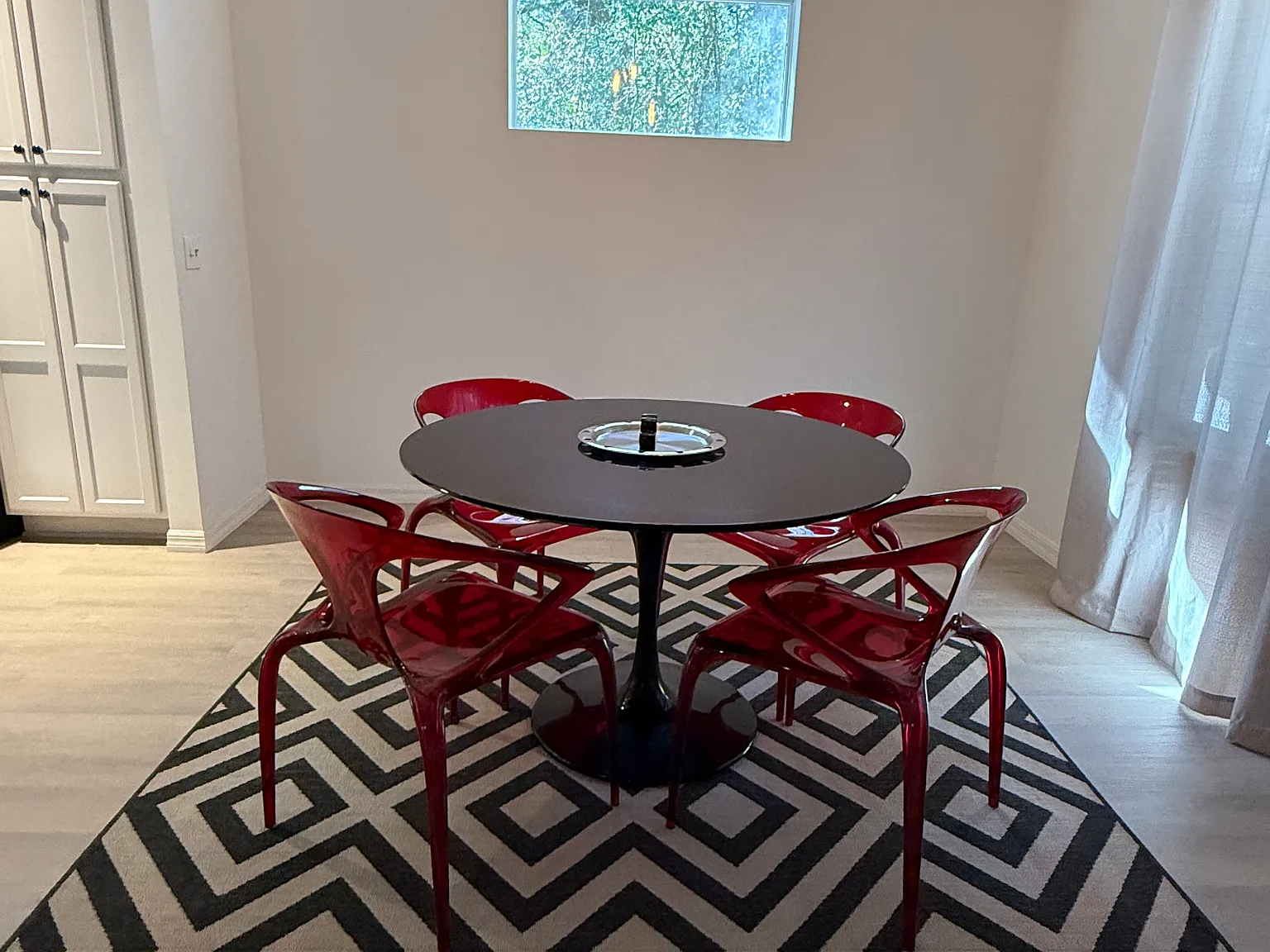 3 bed, 1758 sqft, $2,300 — Photo 3