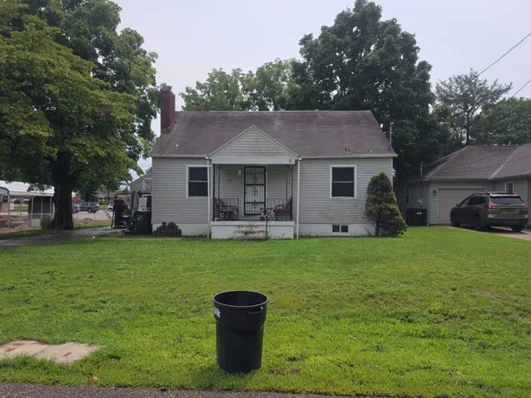 2105 Miller Ave, Belpre, OH 45714