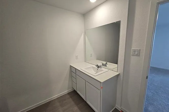3 bed, 1418 sqft, $1,800 — Photo 3