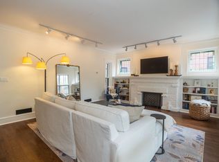 901 W Ainslie St APT 2F, Chicago, IL 60640