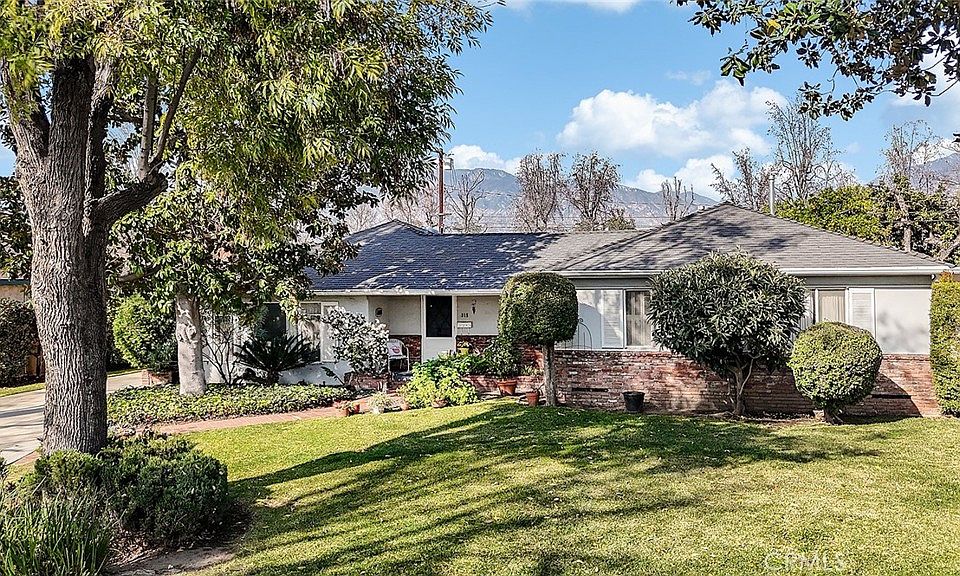 1st image of 315 E Las Flores Ave