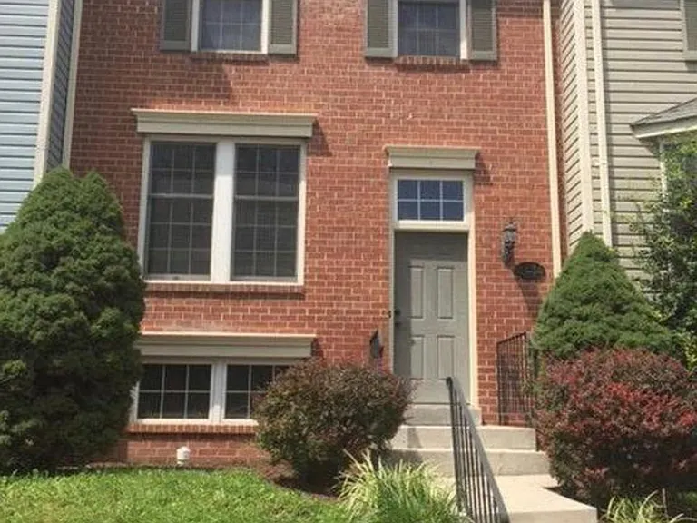 2434 Dunmore Ct — Photo 2