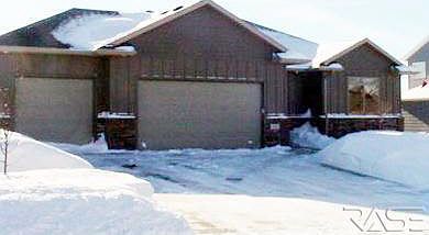 1st image of 901 W Tradewinds Ave