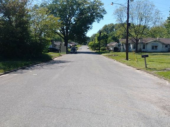 4th image of 404 Greenwood Ave