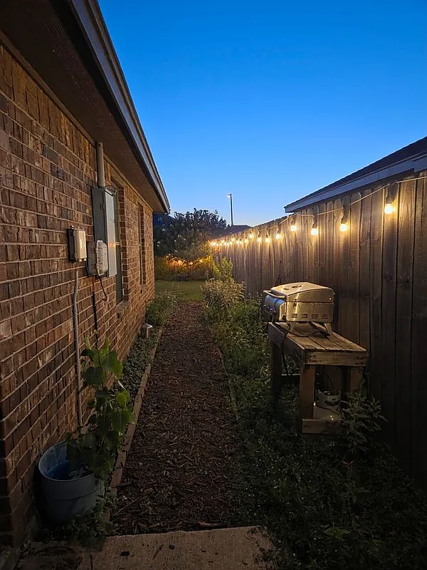 3 bed, 2.0 bath, 1200 sqft, $1,575 — Photo 2