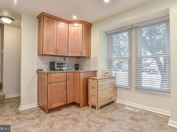 5th image of 9114 Aspenpark Ct