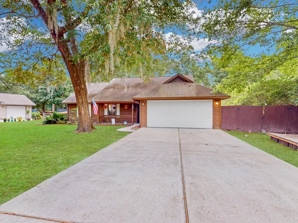 50 Marsh Dr, Beaufort, SC 29907