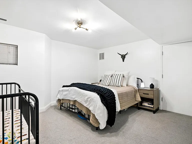 2734 N Seminary Ave #1A — Photo 18