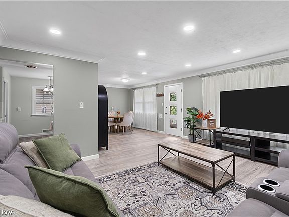 4th image of 3415 Norris Ave
