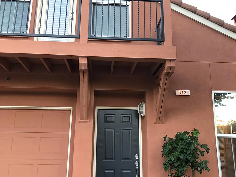 118 Gann Way — Photo 1