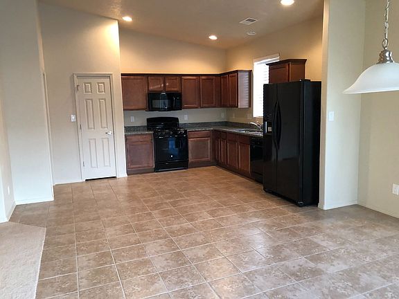 4th image of 1820 Camino Rustica SW