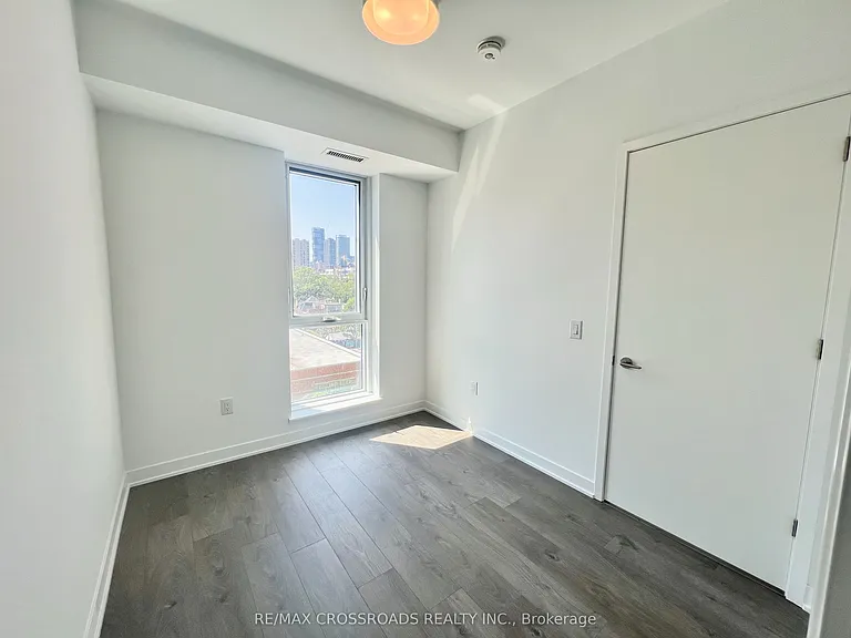 10 Oak St #523 — Photo 18