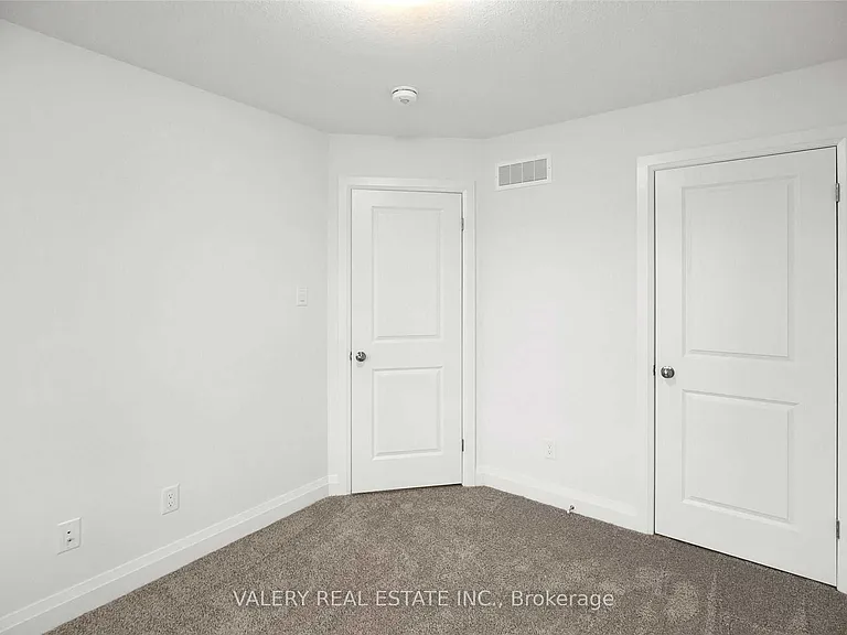 9 Peachleaf Ln — Photo 5