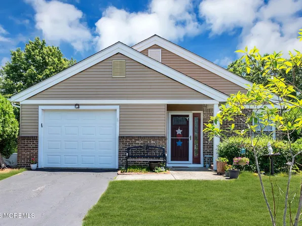7 Elm Court, Barnegat, NJ 08005