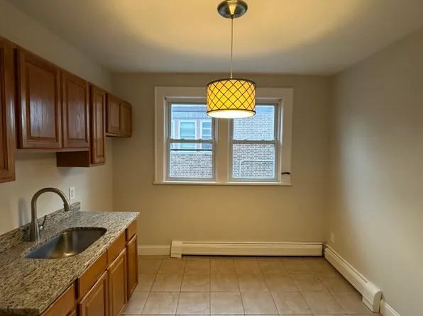 796 Inwood Terrace image 4 of 6