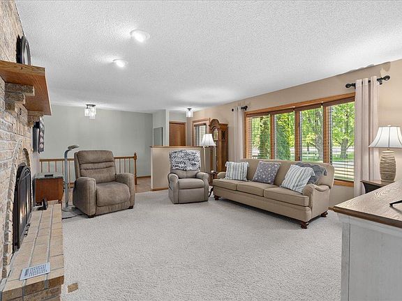 4th image of 1819 90th Ave