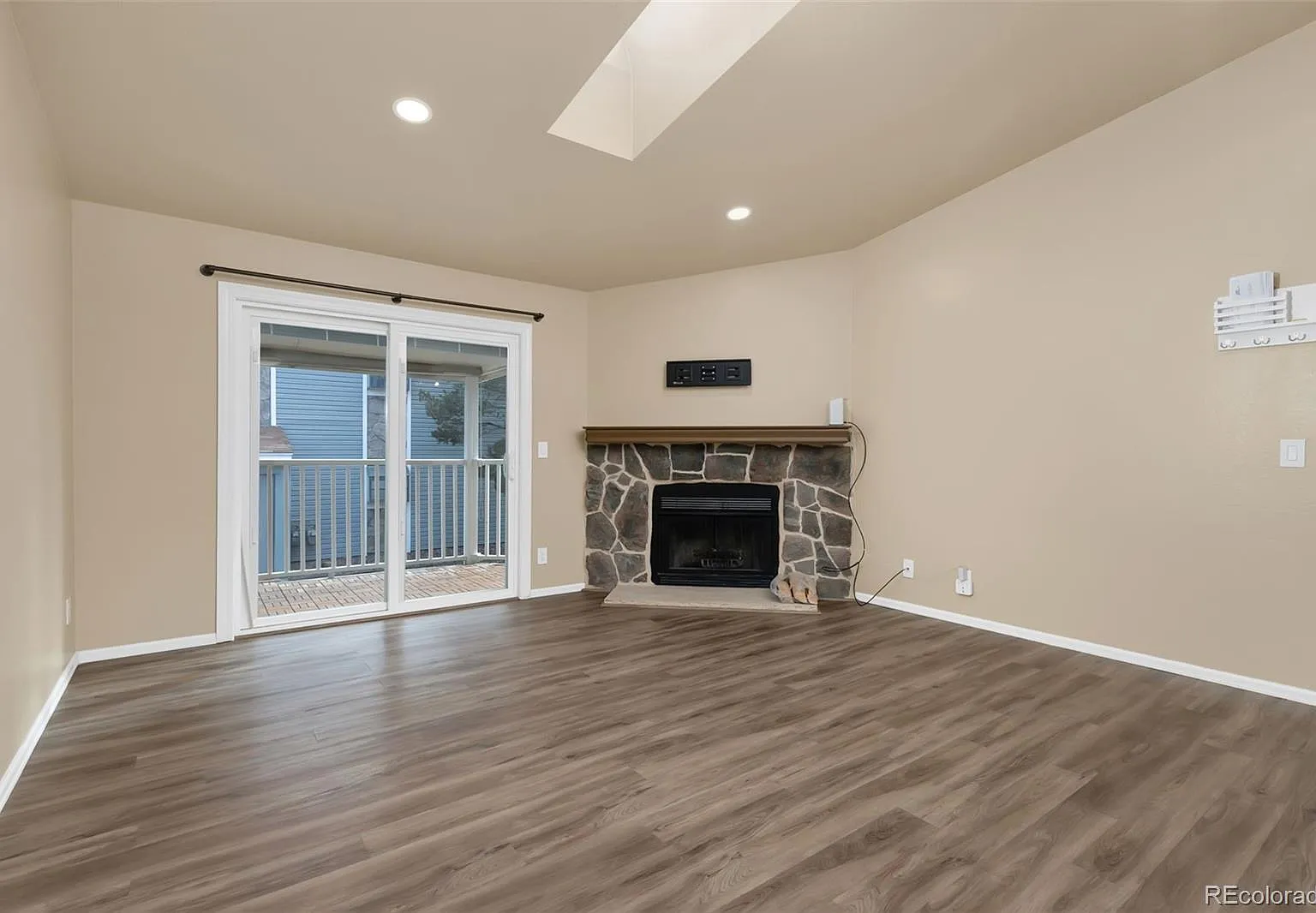 2 bed, 2.0 bath, 1020 sqft, $2,000 — Photo 1