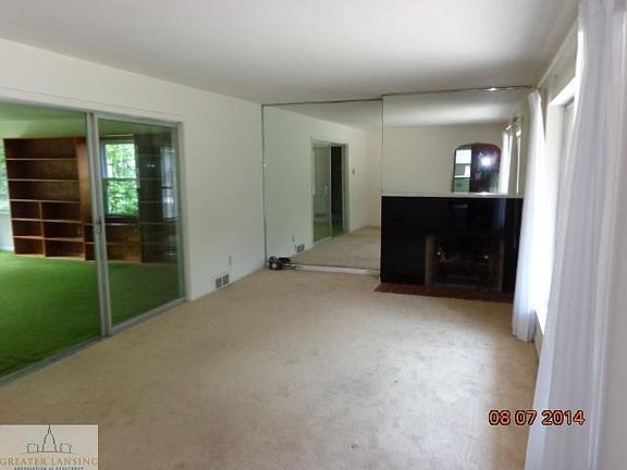 2nd image of 2534 Amelia Ln