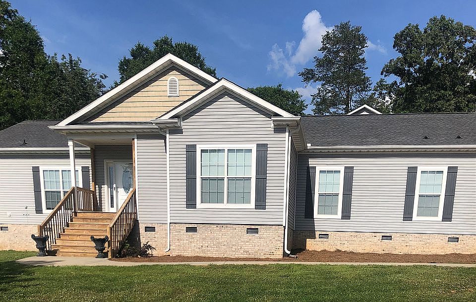 2nd image of 105 Orchard Way