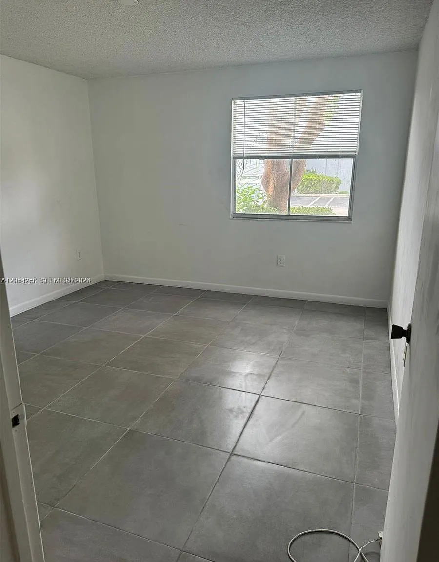 The Greens At Doral Condo — Photo 3