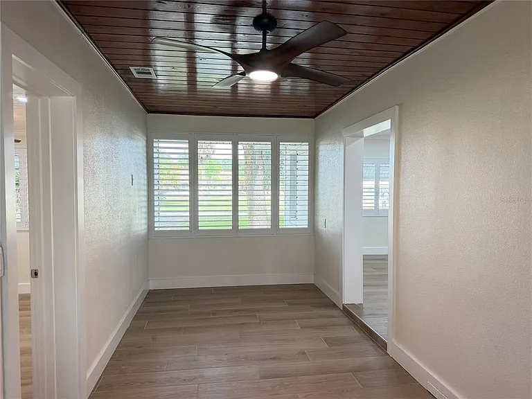 301 S Seminole Ave — Photo 17