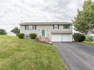 35 N Seasons Dr, Dillsburg, PA 17019