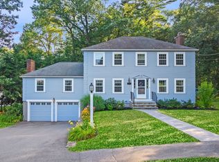 18 Heritage Ln, Lynnfield, MA 01940