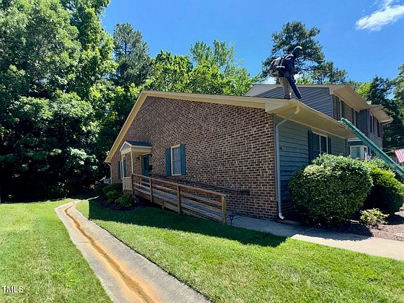2nd image of 1306 Oakridge Ave