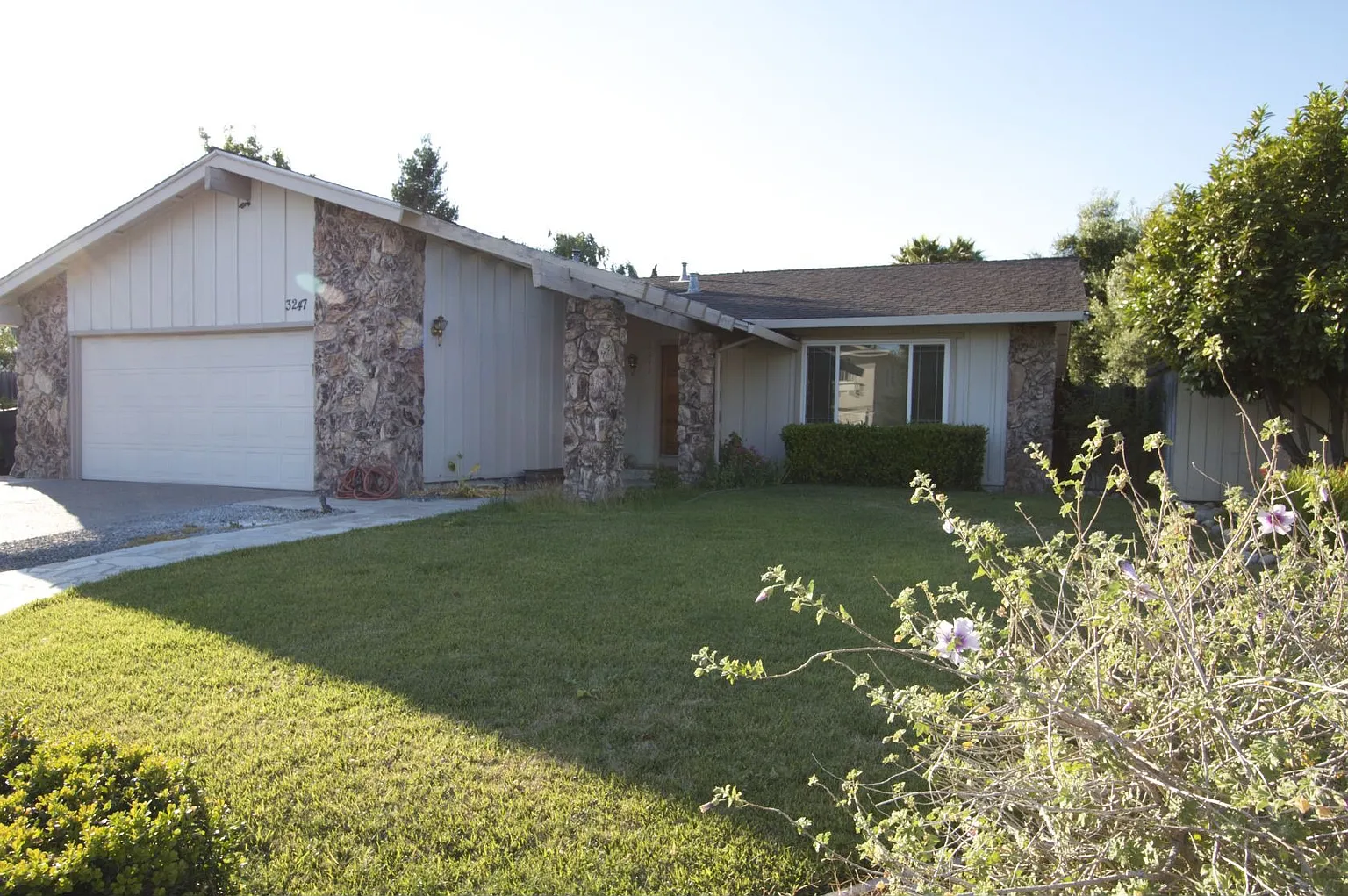 3247 Ensenada Dr photo 1