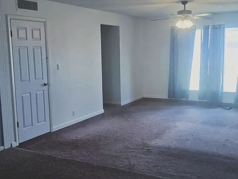 1713 Wilshire Blvd — Photo 19