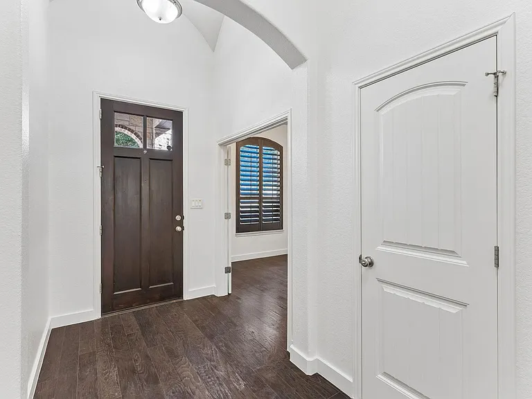 2604 Lou Hollow Pl — Photo 4