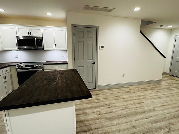 5th image of 243 Pepperhill Dr