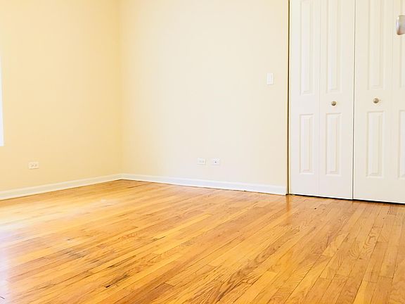 4th image of 4742 S Greenwood Ave APT 3E