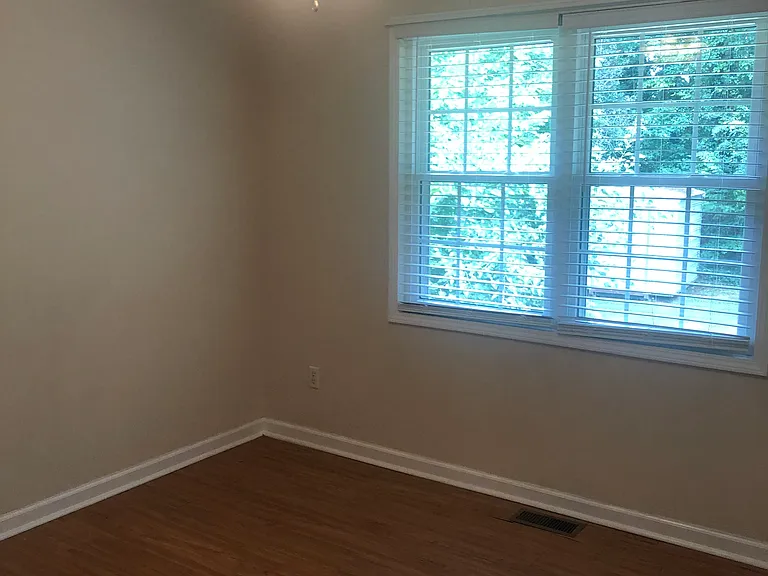 118 Clifford Ct — Photo 17