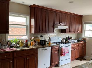 238 Grant Ave FLOOR 1, Mineola, NY 11501