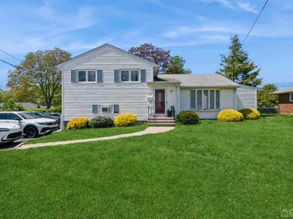 1089 Bordentown Ave, Parlin, NJ 08859