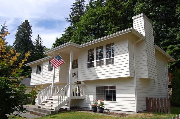 1st image of 8825 Shady Forest Pl NE
