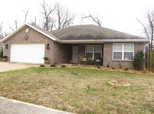35 E Rob St, Farmington, AR 72730