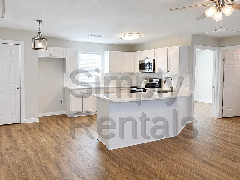 383 McIlrath #A — Photo 6