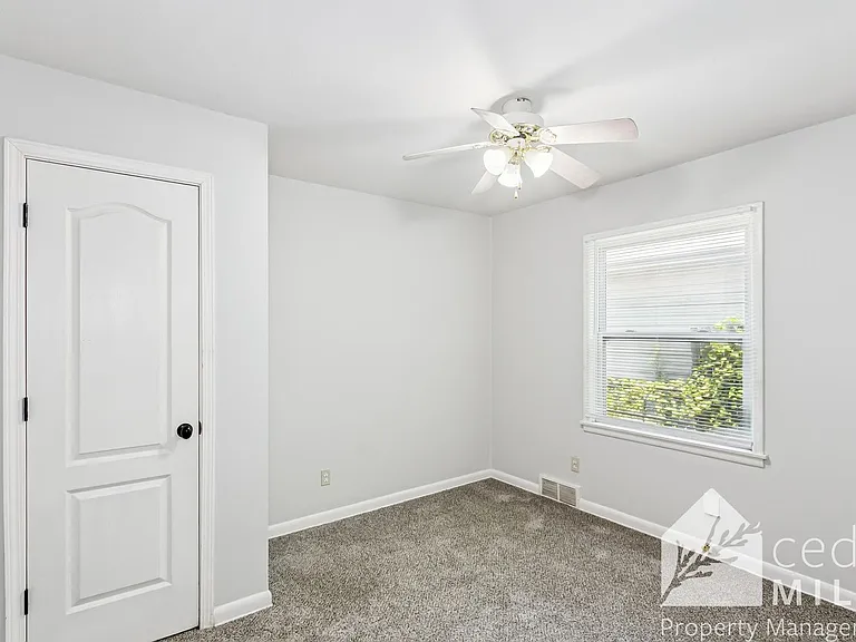2134 W 35th St S — Photo 8