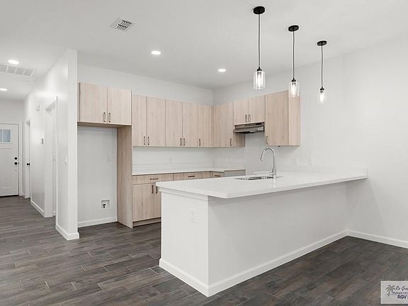 5th image of 1013 Escondido Ln W #15