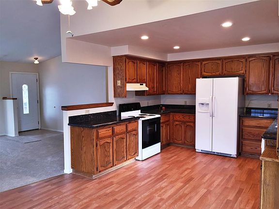 3rd image of 1457 Patricia Dr