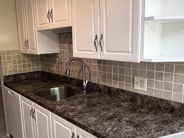 18130 Chalet Dr #8-303 — Photo 8