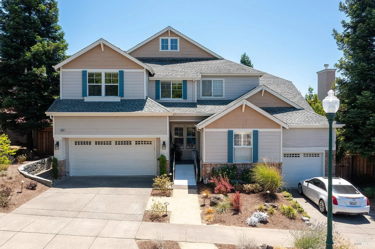 5894 Mountain Hawk Drive photo 1