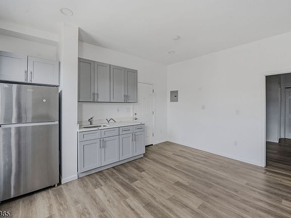 4th image of 76-78 Market St #5