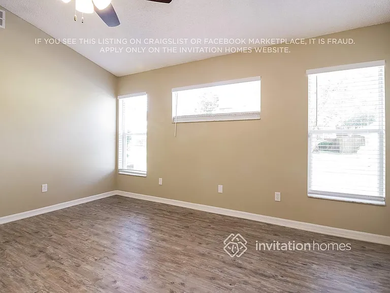 9413 Southern Garden Cir — Photo 11