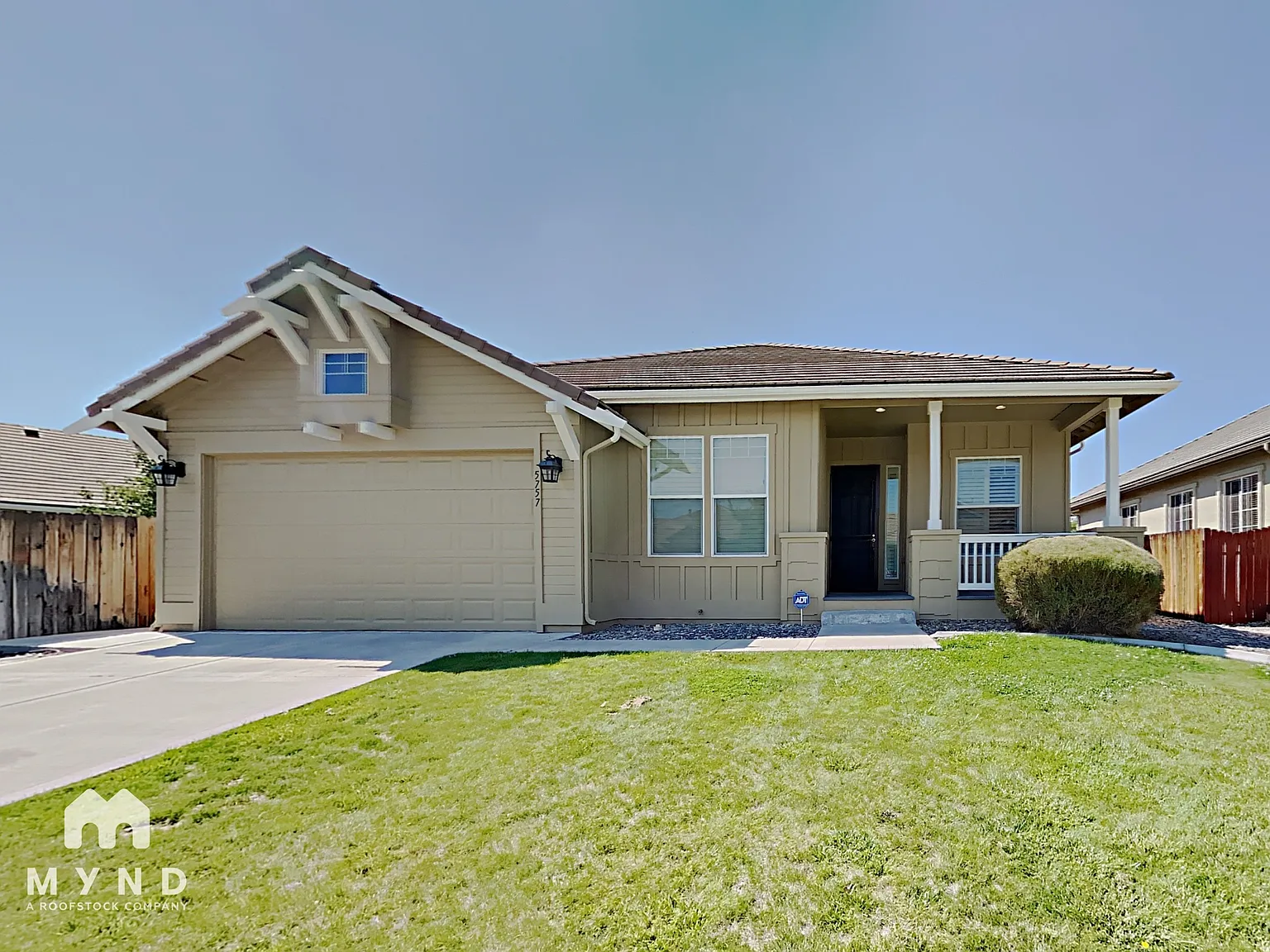 3 bed, 2.5 bath, 2070 sqft, $2,720 — Photo 1