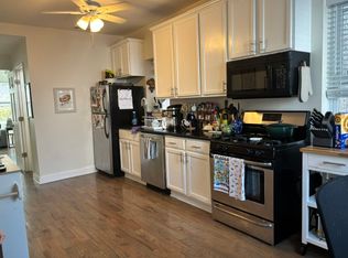 2512 N Southport Ave APT 2F, Chicago, IL 60614