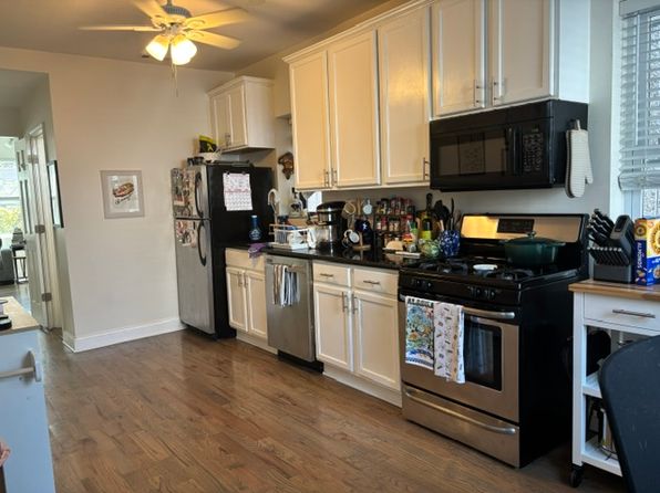 2512 N Southport Ave APT 2F