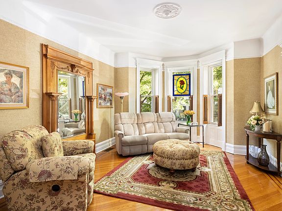 3rd image of 21 Sherman St